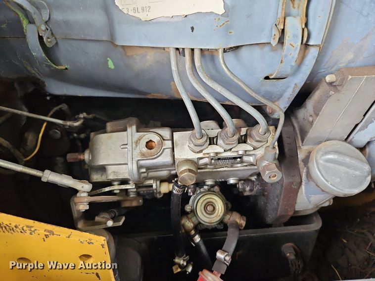 image for item LM9056 1989 New Holland L781  skid steer loader