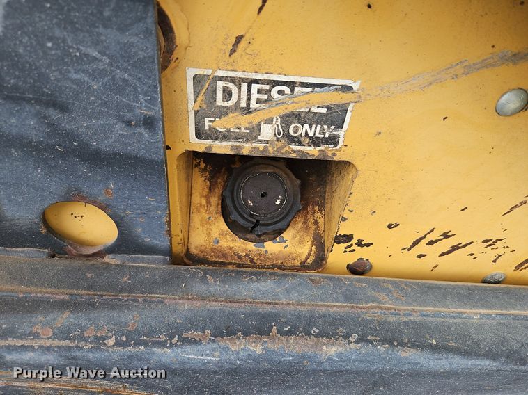 image for item LM9056 1989 New Holland L781  skid steer loader