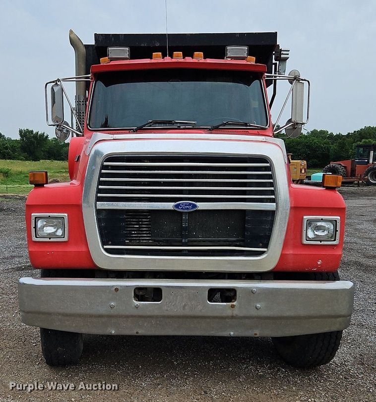 image for item LM9057 1995 Ford L9000  dump truck