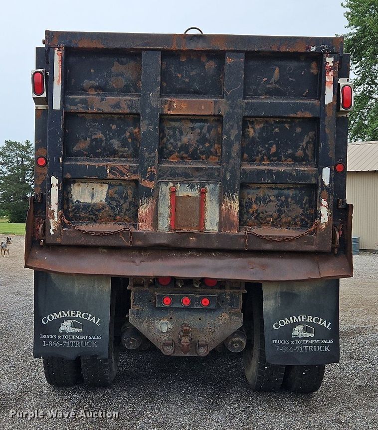 image for item LM9057 1995 Ford L9000  dump truck