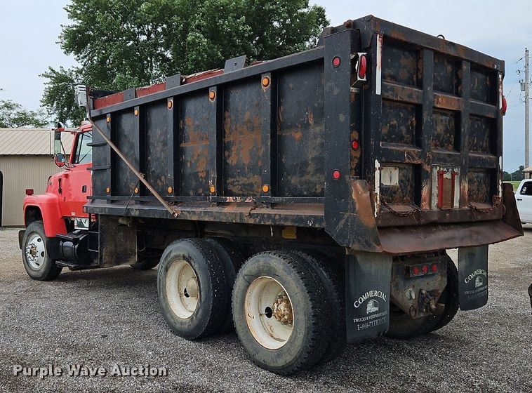 image for item LM9057 1995 Ford L9000  dump truck