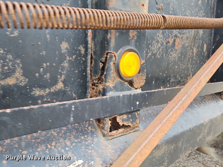 image for item LM9057 1995 Ford L9000  dump truck