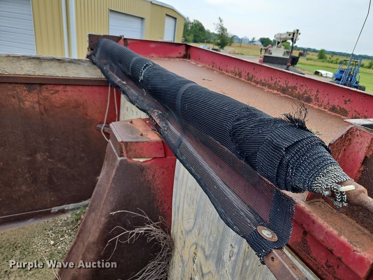 image for item LM9057 1995 Ford L9000  dump truck