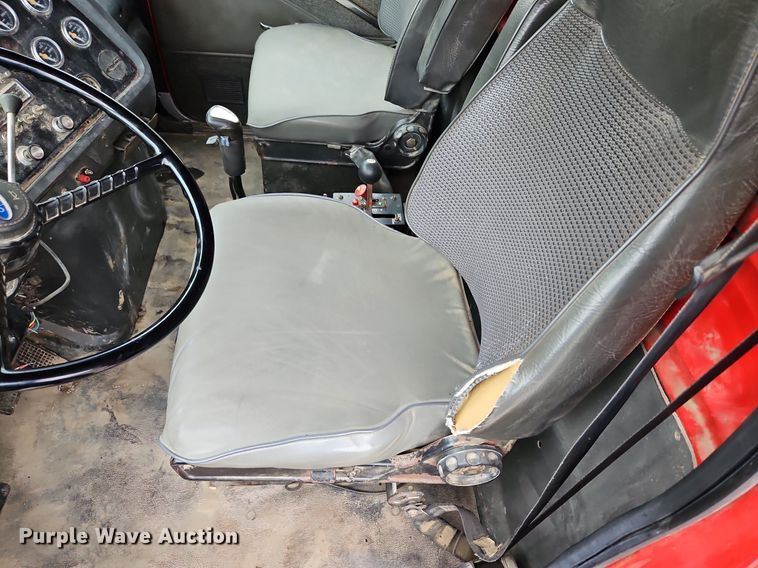 image for item LM9057 1995 Ford L9000  dump truck