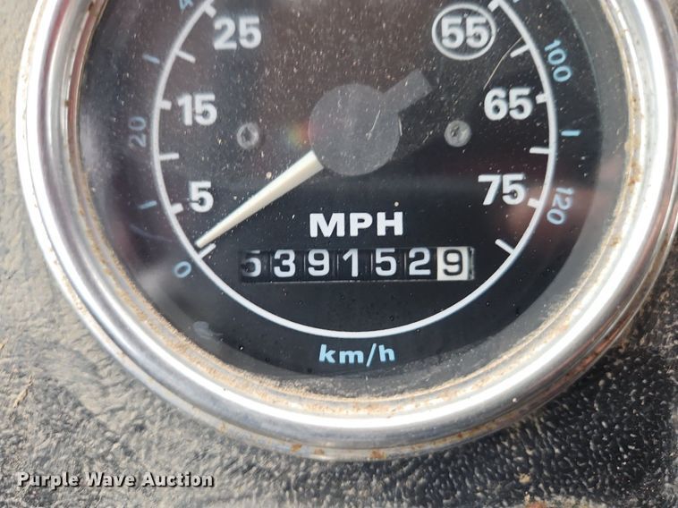 image for item LM9057 1995 Ford L9000  dump truck