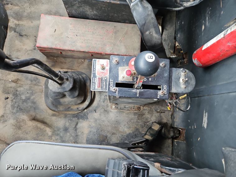 image for item LM9057 1995 Ford L9000  dump truck