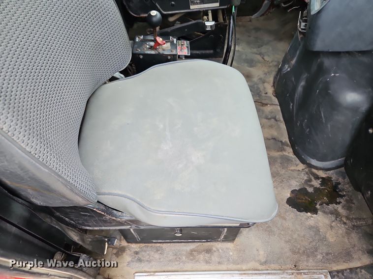 image for item LM9057 1995 Ford L9000  dump truck