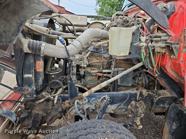 image for item LM9057 1995 Ford L9000  dump truck