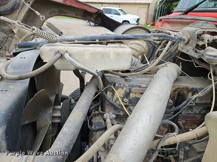 image for item LM9057 1995 Ford L9000  dump truck