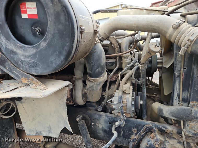 image for item LM9057 1995 Ford L9000  dump truck