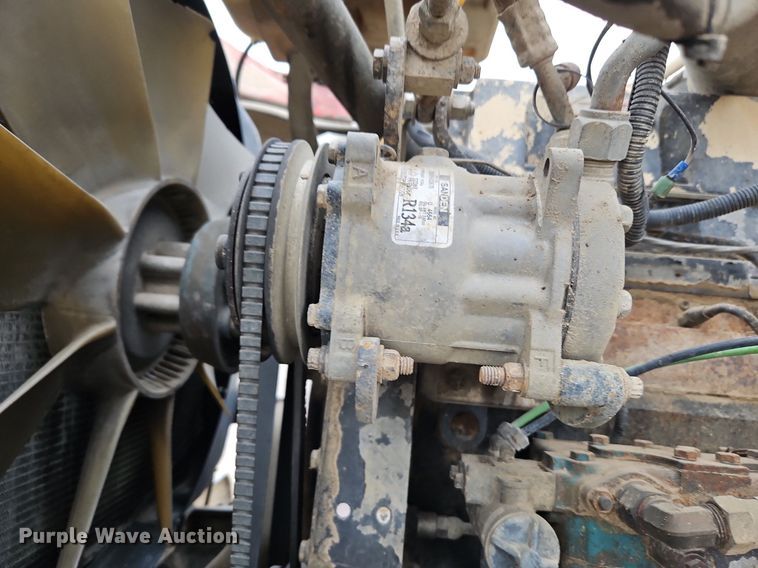 image for item LM9057 1995 Ford L9000  dump truck