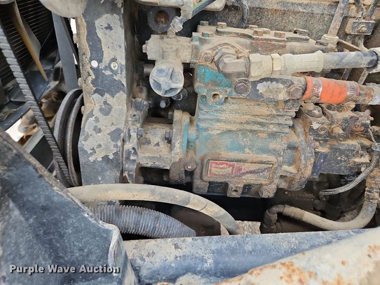 image for item LM9057 1995 Ford L9000  dump truck