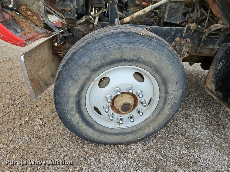 image for item LM9057 1995 Ford L9000  dump truck