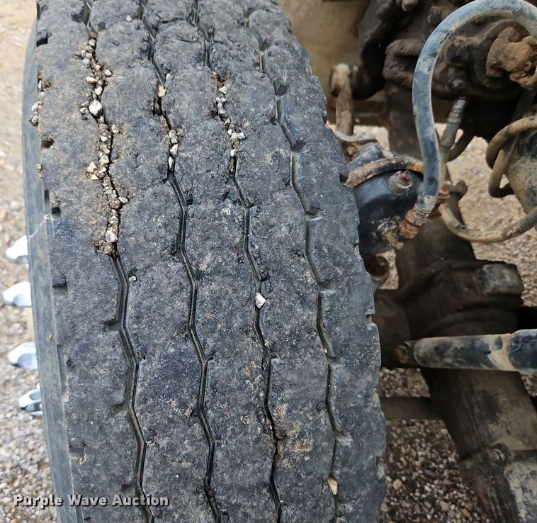 image for item LM9057 1995 Ford L9000  dump truck