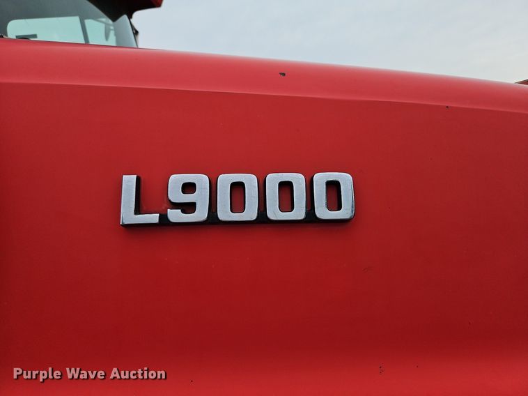 image for item LM9057 1995 Ford L9000  dump truck