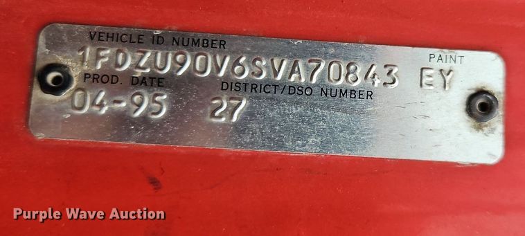 image for item LM9057 1995 Ford L9000  dump truck