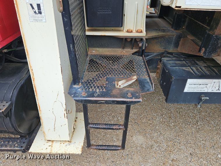 image for item LM9058 1997 Ford LT8000  crane truck