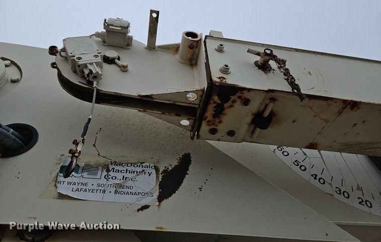 image for item LM9058 1997 Ford LT8000  crane truck