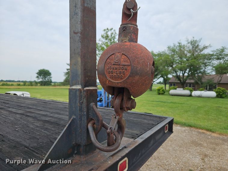 image for item LM9058 1997 Ford LT8000  crane truck