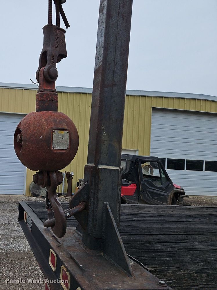 image for item LM9058 1997 Ford LT8000  crane truck