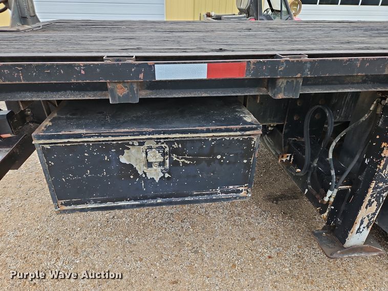 image for item LM9058 1997 Ford LT8000  crane truck