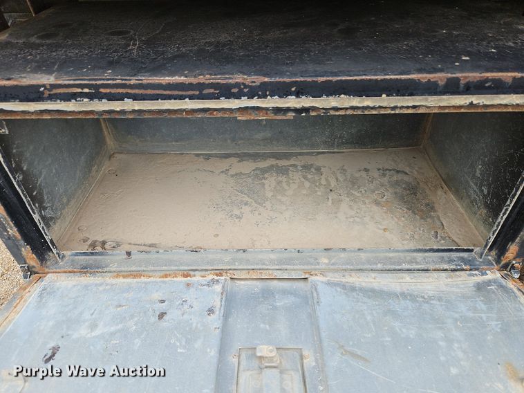 image for item LM9058 1997 Ford LT8000  crane truck