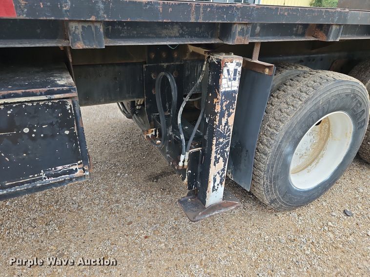 image for item LM9058 1997 Ford LT8000  crane truck