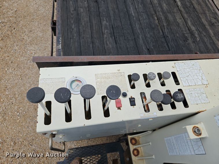 image for item LM9058 1997 Ford LT8000  crane truck