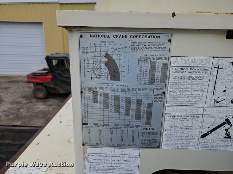 image for item LM9058 1997 Ford LT8000  crane truck