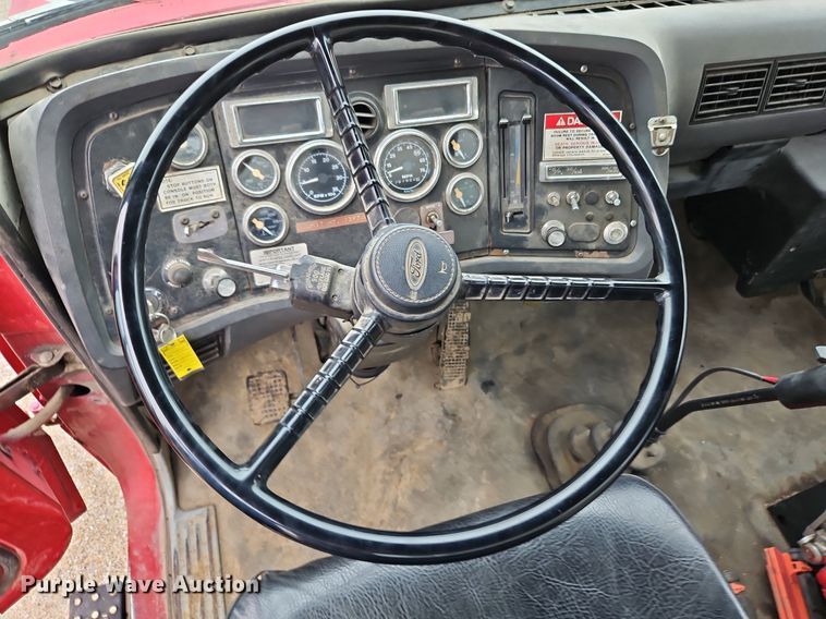 image for item LM9058 1997 Ford LT8000  crane truck