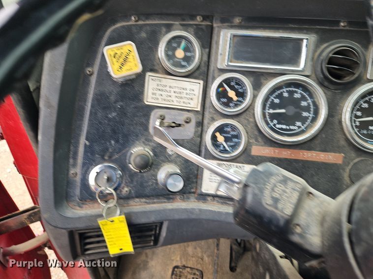 image for item LM9058 1997 Ford LT8000  crane truck