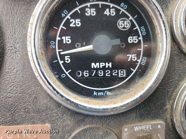 image for item LM9058 1997 Ford LT8000  crane truck