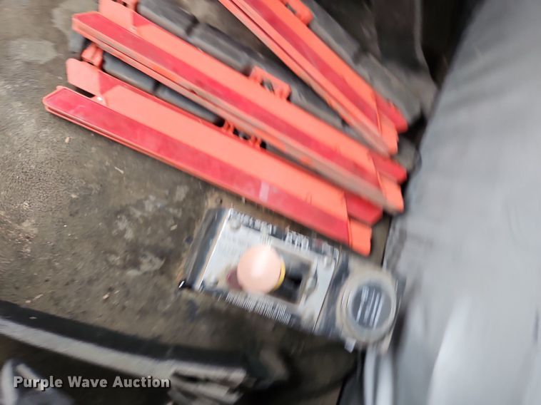 image for item LM9058 1997 Ford LT8000  crane truck