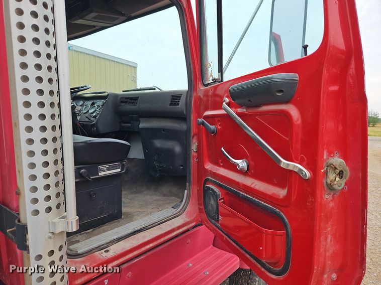 image for item LM9058 1997 Ford LT8000  crane truck