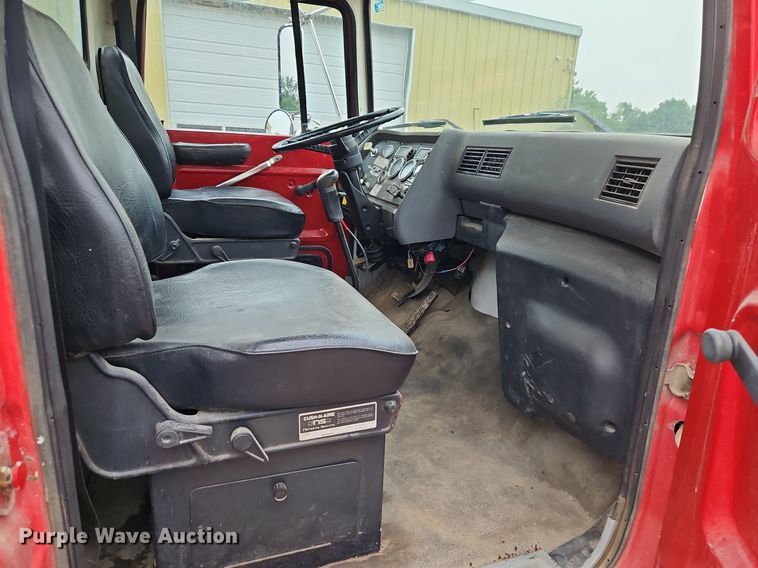 image for item LM9058 1997 Ford LT8000  crane truck