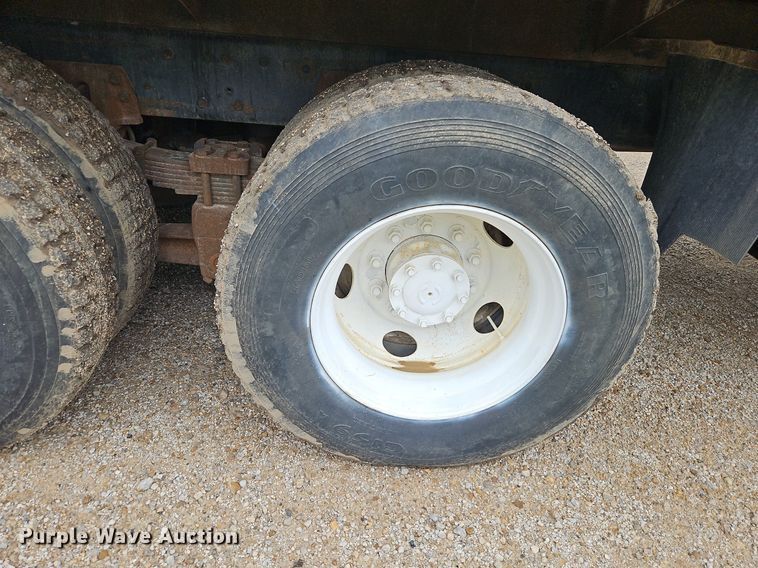 image for item LM9058 1997 Ford LT8000  crane truck