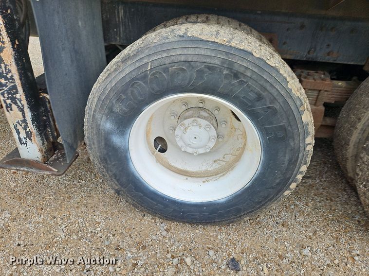 image for item LM9058 1997 Ford LT8000  crane truck