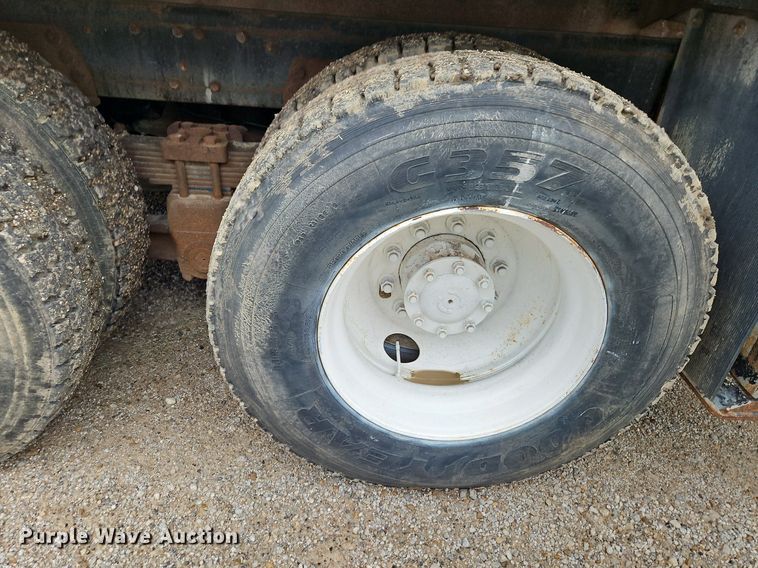 image for item LM9058 1997 Ford LT8000  crane truck