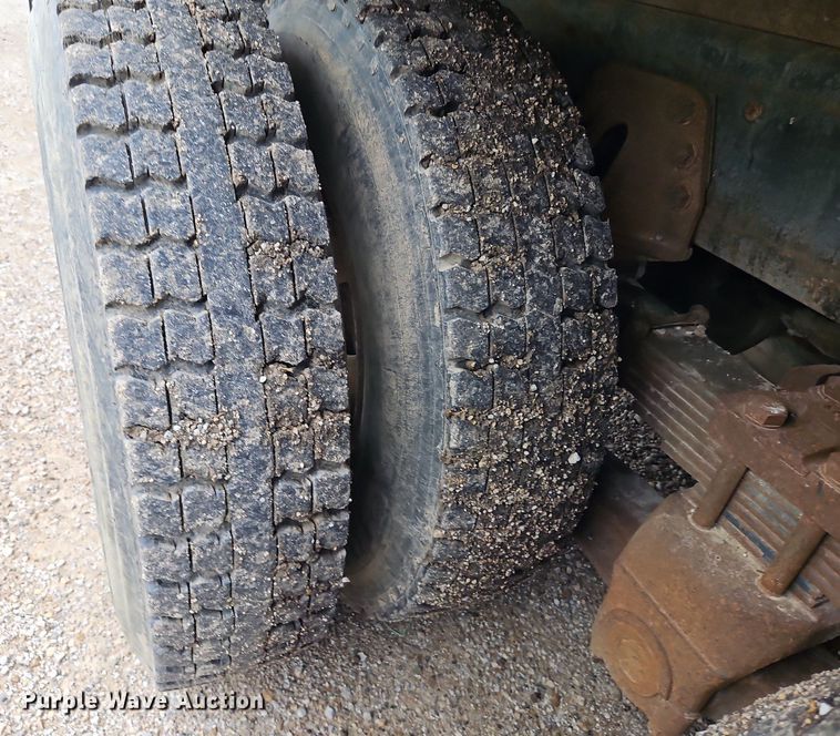 image for item LM9058 1997 Ford LT8000  crane truck