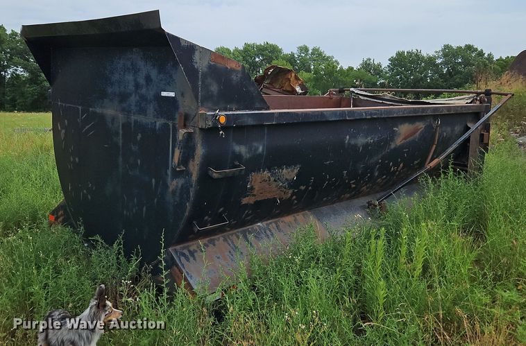 image for item LM9061 Barrel dump bed