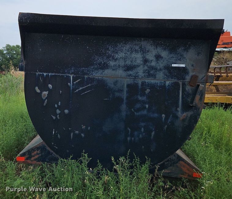 image for item LM9061 Barrel dump bed