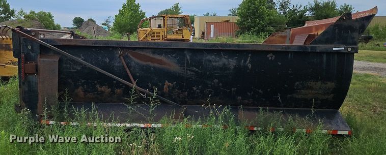 image for item LM9061 Barrel dump bed