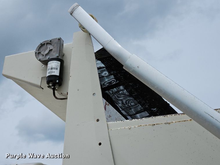 image for item LM9063 2006 International 7400  dump truck