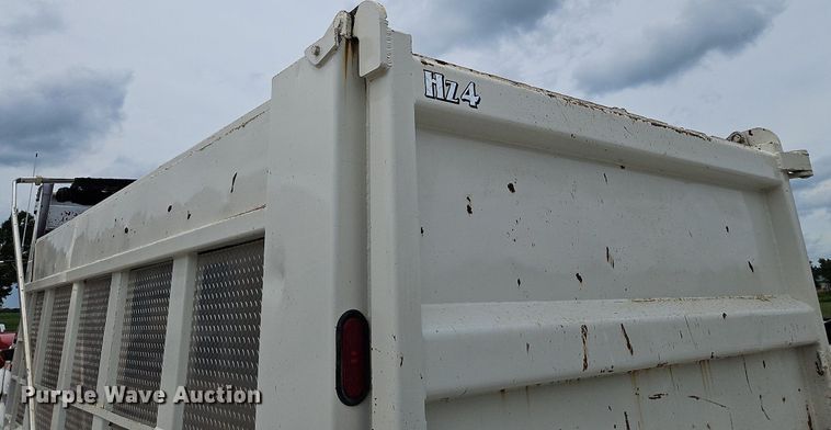 image for item LM9063 2006 International 7400  dump truck