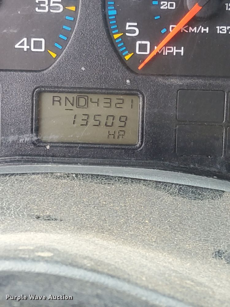 image for item LM9063 2006 International 7400  dump truck