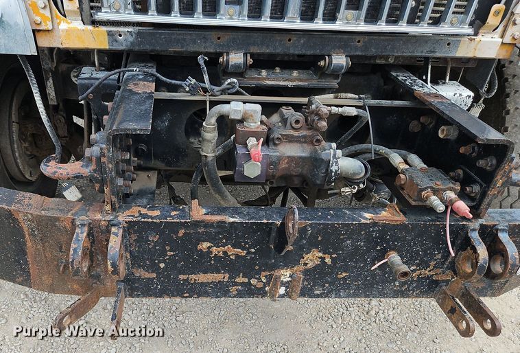 image for item LM9063 2006 International 7400  dump truck