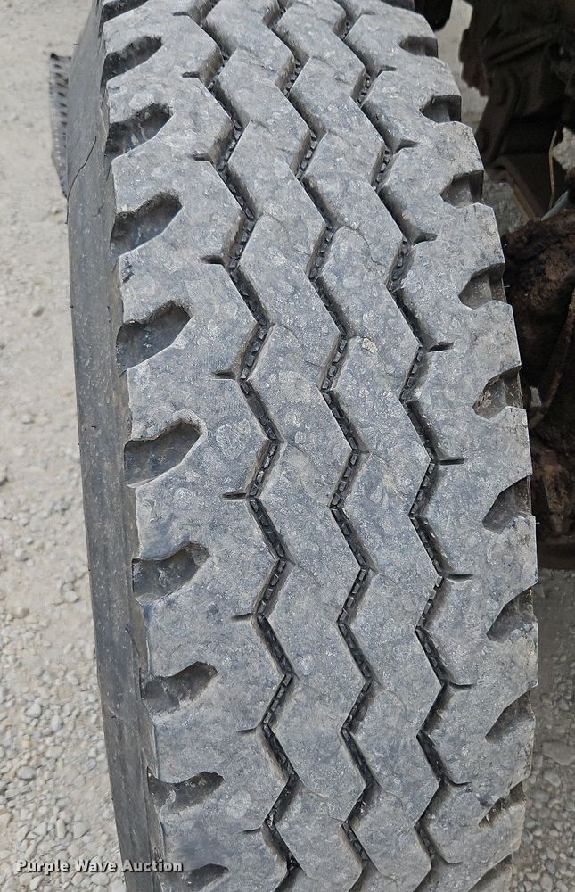 image for item LM9063 2006 International 7400  dump truck