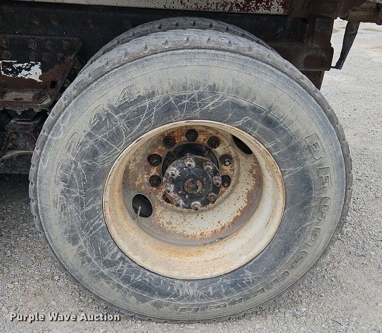 image for item LM9063 2006 International 7400  dump truck