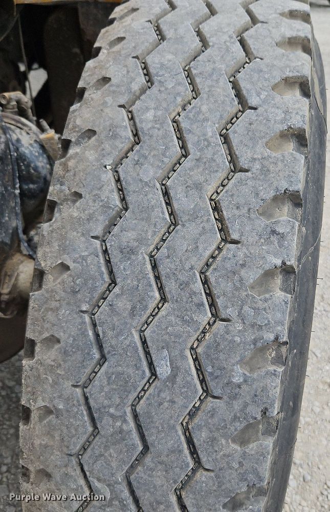 image for item LM9063 2006 International 7400  dump truck