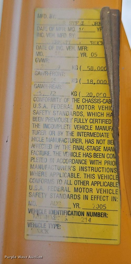 image for item LM9063 2006 International 7400  dump truck